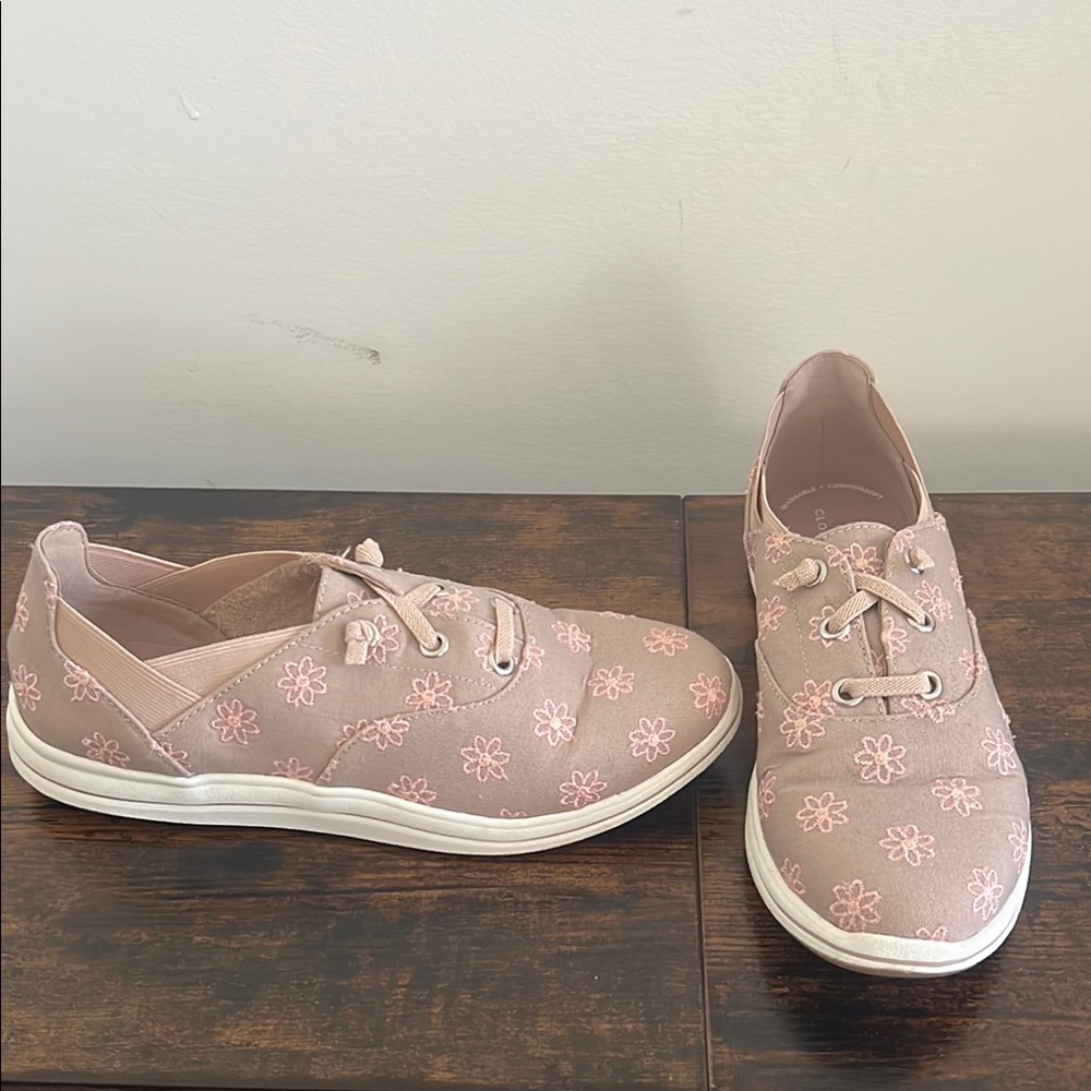 Tan and Pink Floral Clark’s Cloudsteppers